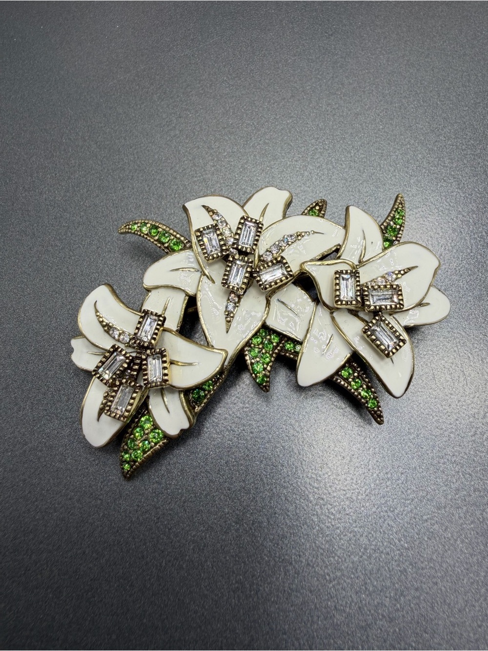 🎊🎉🎂Heidi Daus White Lily Spray Brooch Hope Purity Peace #23SB